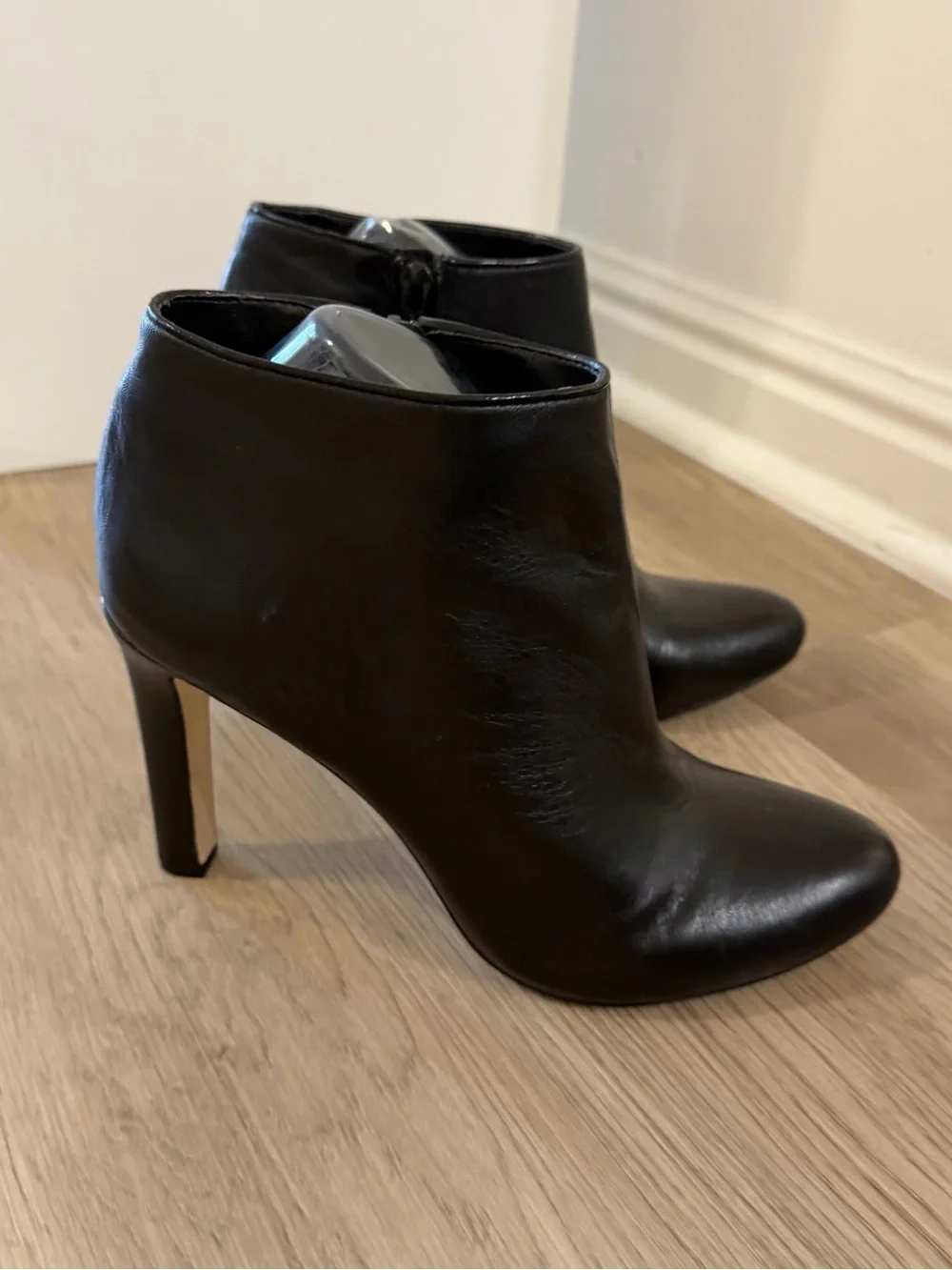 ANTONIO MELANI Nice Black Leather Stiletto Ankle Booties Suoer Comfy Size 9 M